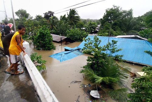 Bão Jangmi hoành hành miền Nam Philippines